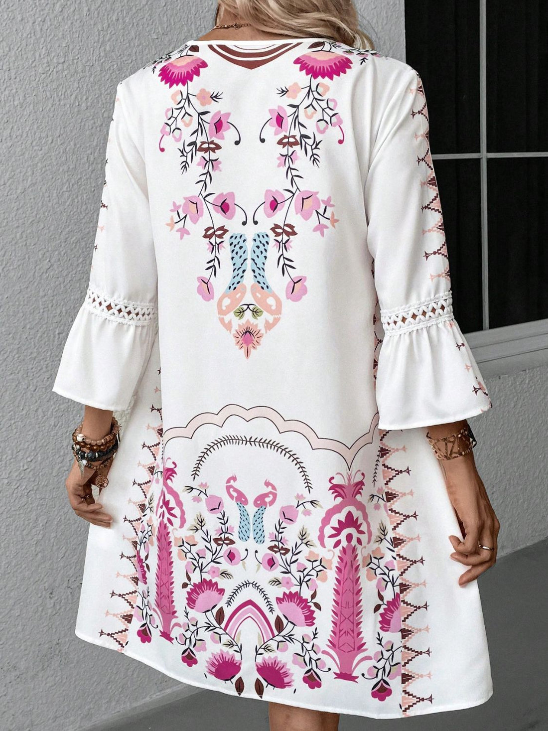 Exquisite Summer Feminine Lace Detail Printed Dress Chic Midi Lightweight Dress
